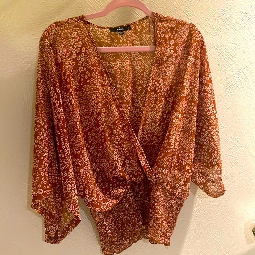 EUC LULU blouse with beautiful flattering draping